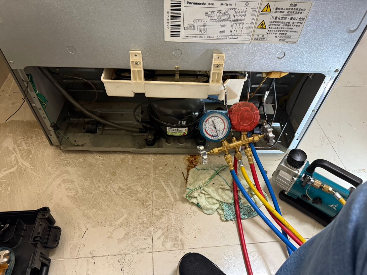 鳳山王小姐急修 Panasonic 冰箱不冷｜立刻修到府專業檢測的第2張圖片